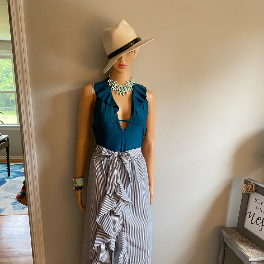 CLEARANCE SALE 🥳striped pants